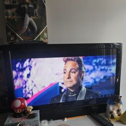 32" Dynex Tv