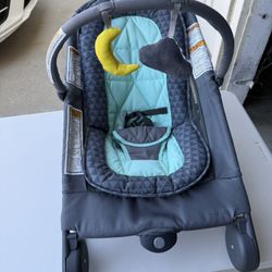 Summer Infant 2-in-1 Bouncer & Rocker Duo