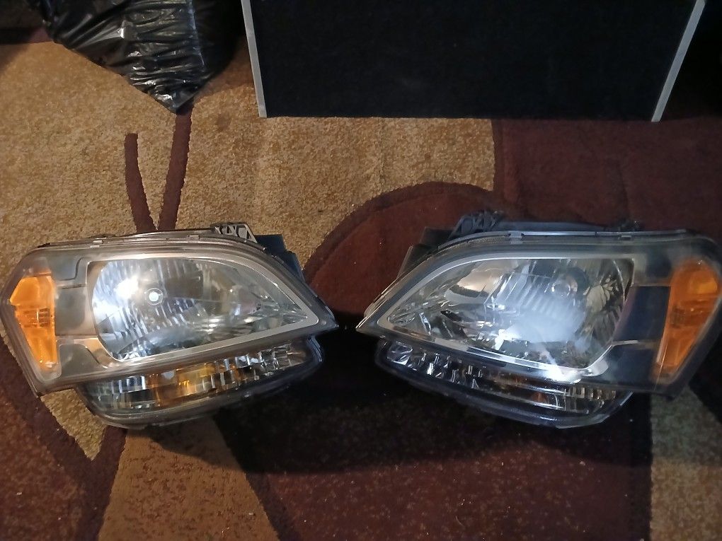OEM KIA SOUL HEADLIGHTS