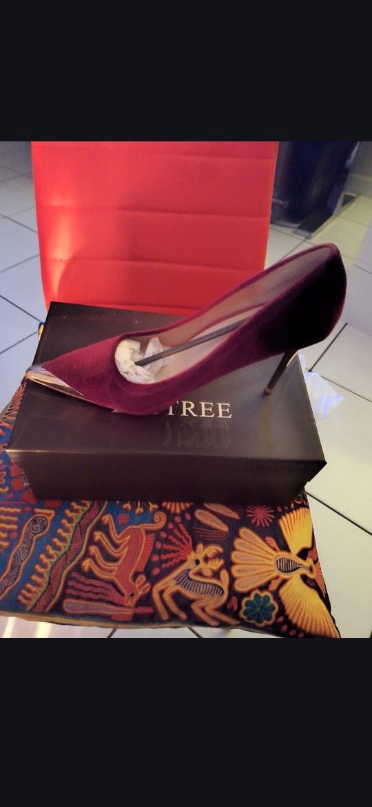 Women's Shoes Never Use Brand New Both Pairs $80 Size 8