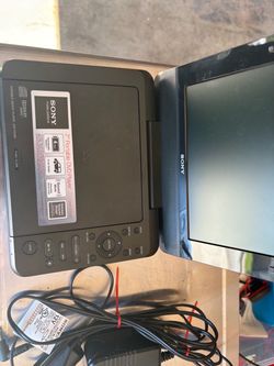 Sony DVP-FX780 7" Portable DVD Player