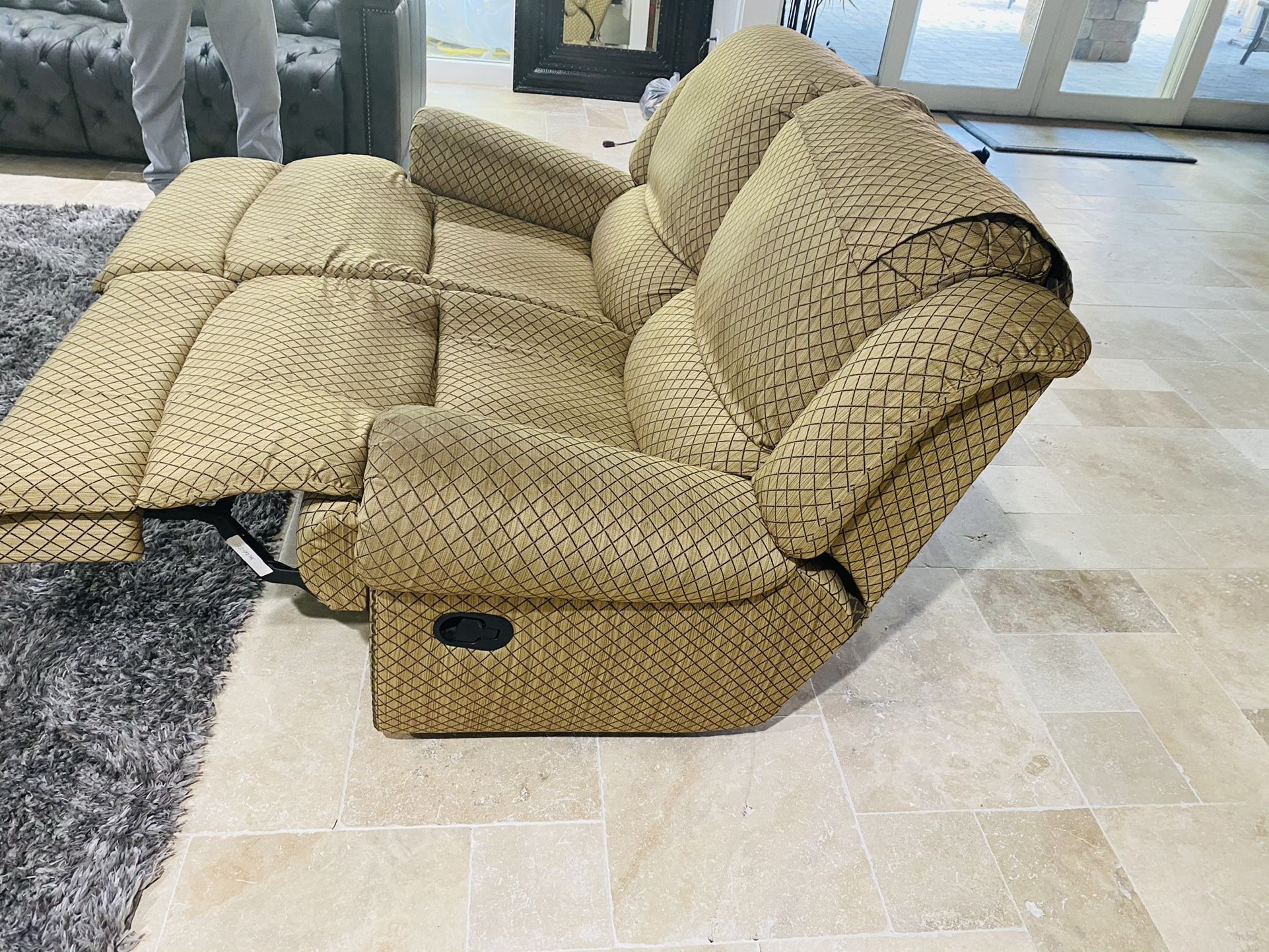 Recliner Sofa, Lane Furniture for Sale in Visalia, CA OfferUp