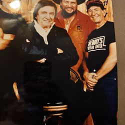 Willie Nelson 8x10 met at dury man he was amazing spent time with everyone waiting 4 him after show