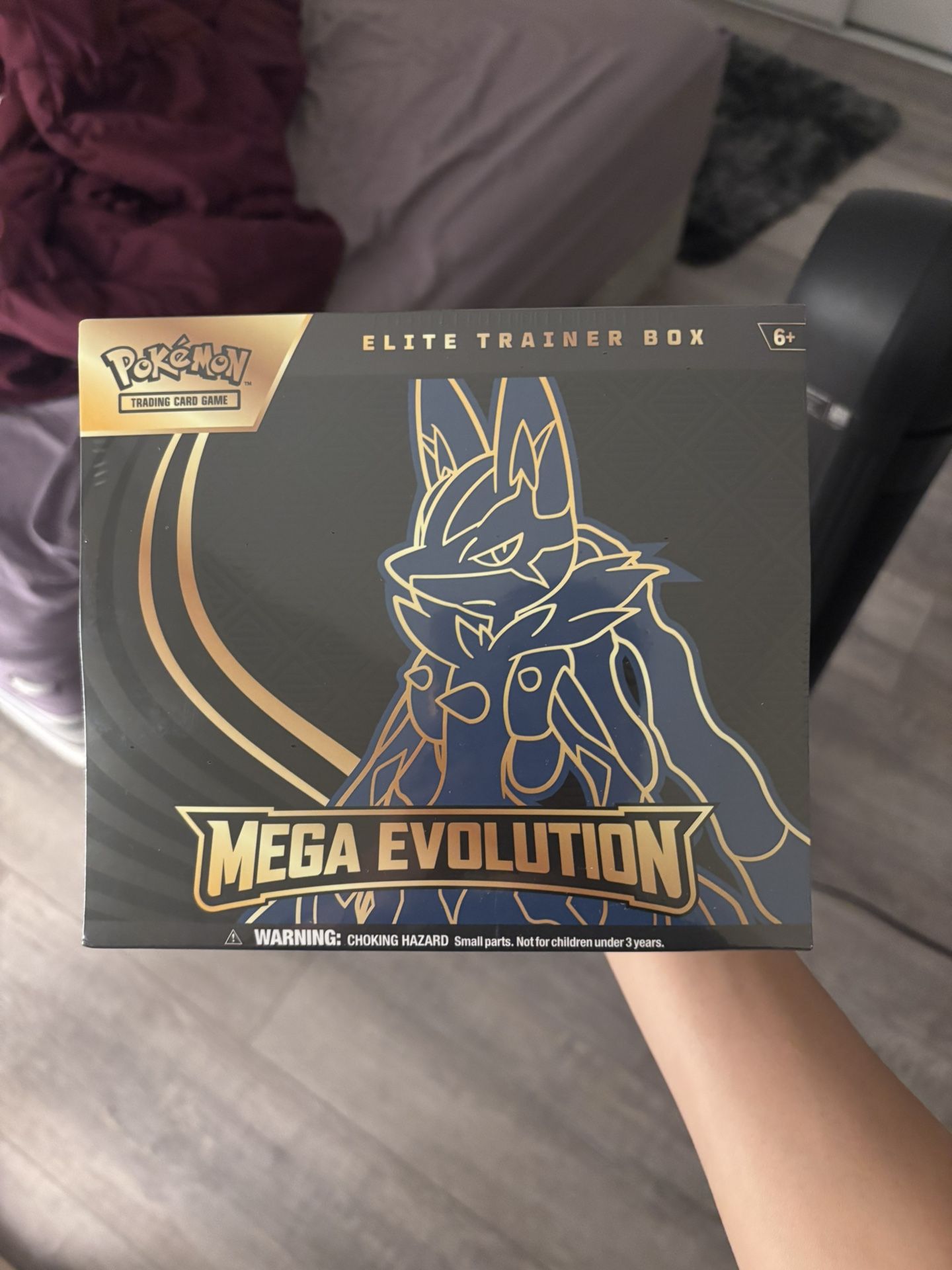 Mega Evolutions Lucario ETB