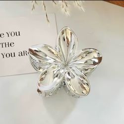 Korean Hawaiian Gradient Flower Hair Claw Clip For Women Girl Fashion Plastic Non Slip Hold Hairpin Barrette Hair Accessories