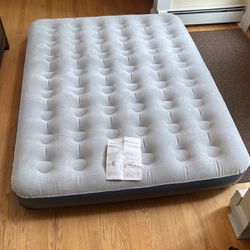FULL SIZE AIR MATTRESS FOR CAMPING, HOUSEGUESTS, BOATING, ETC. 
