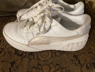 Women’s Size 6 Puma’s