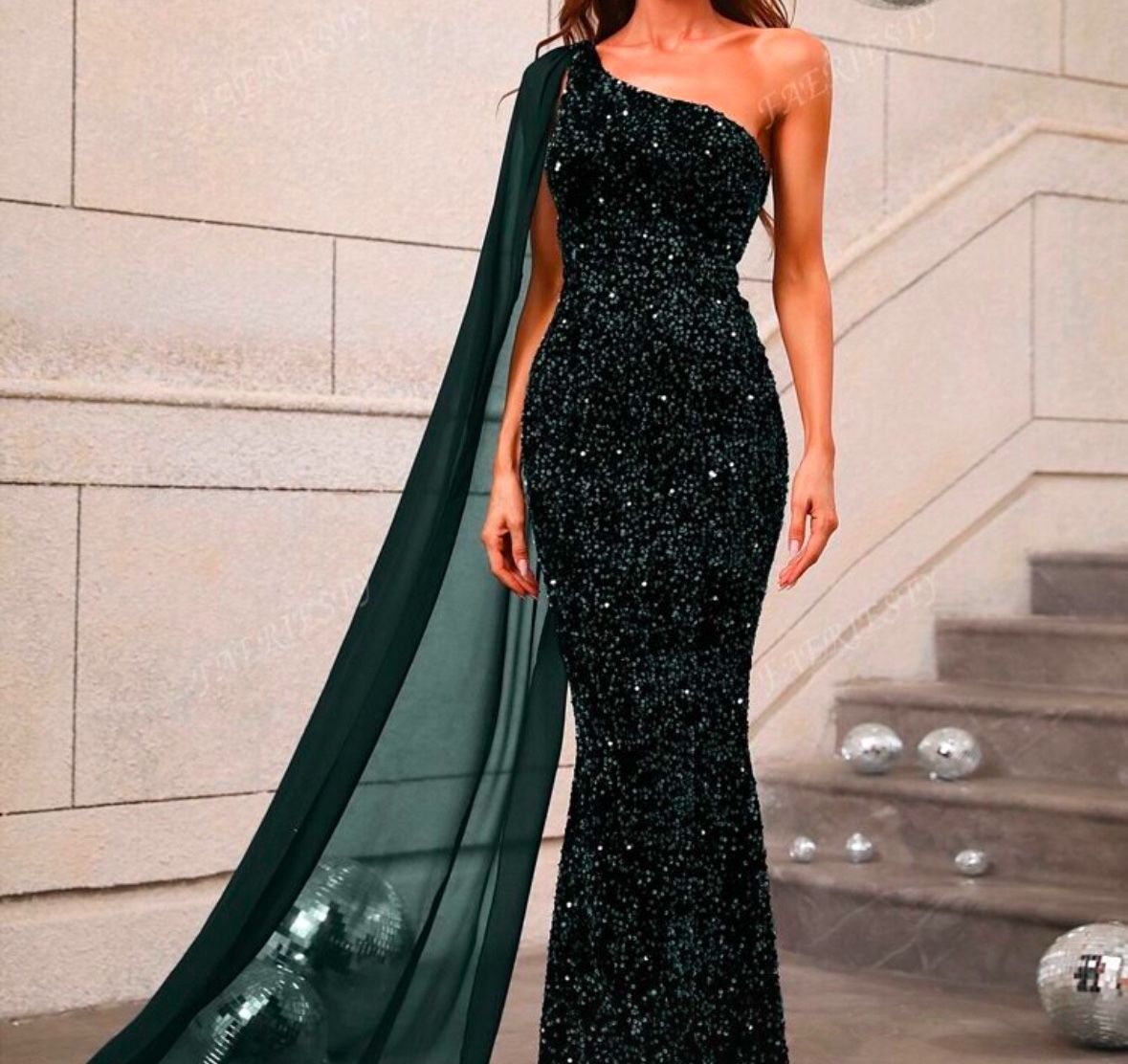 Faeriesty Elegant Shimmering Sequin Asymmetrical Neck Mermaid Gown