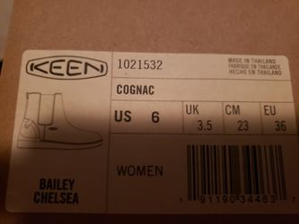 Keen ladies boots size 6 new