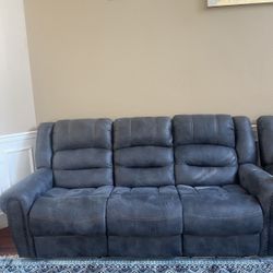 4 Couches 500$ Each