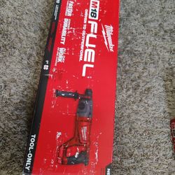 Milwaukee M18 Fuel Rotary Hammer 1"