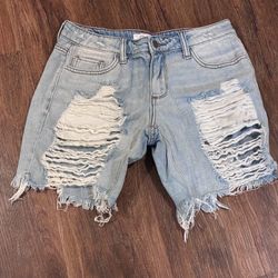 Cello Women’s Size Small Light Wash Distressed Bermuda Shorts 