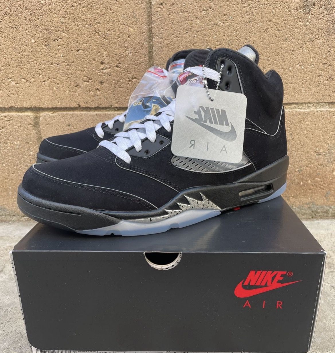 JORDAN 5 Metallic Reimagined 