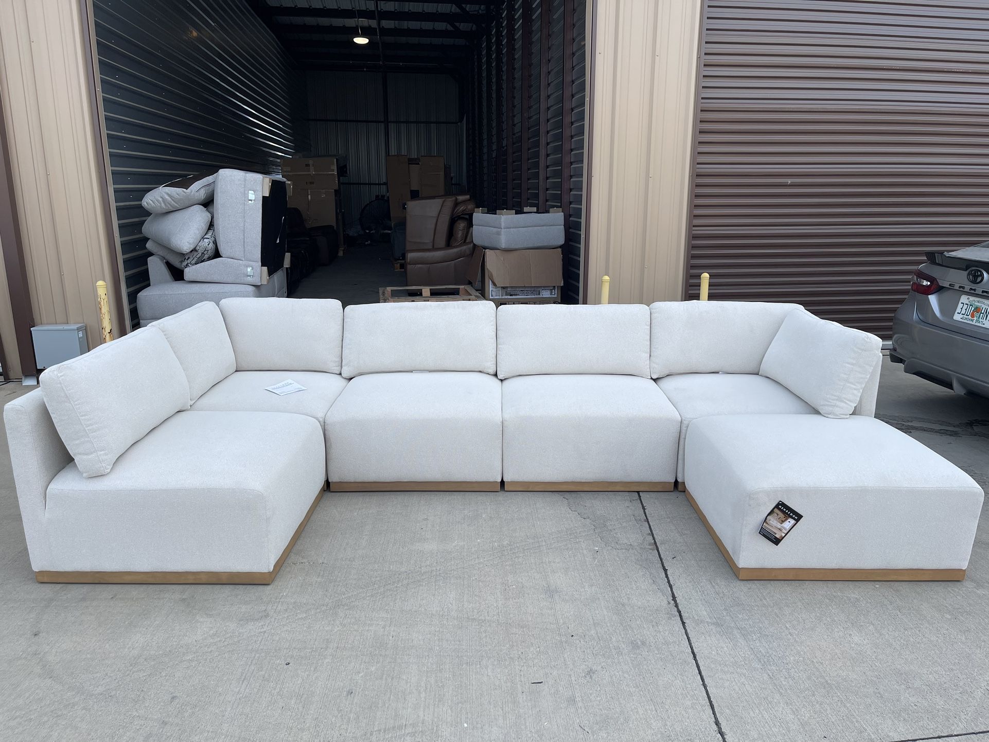 Henredon Murphy Fabric Modular Sectional with Ottoman | Brand new