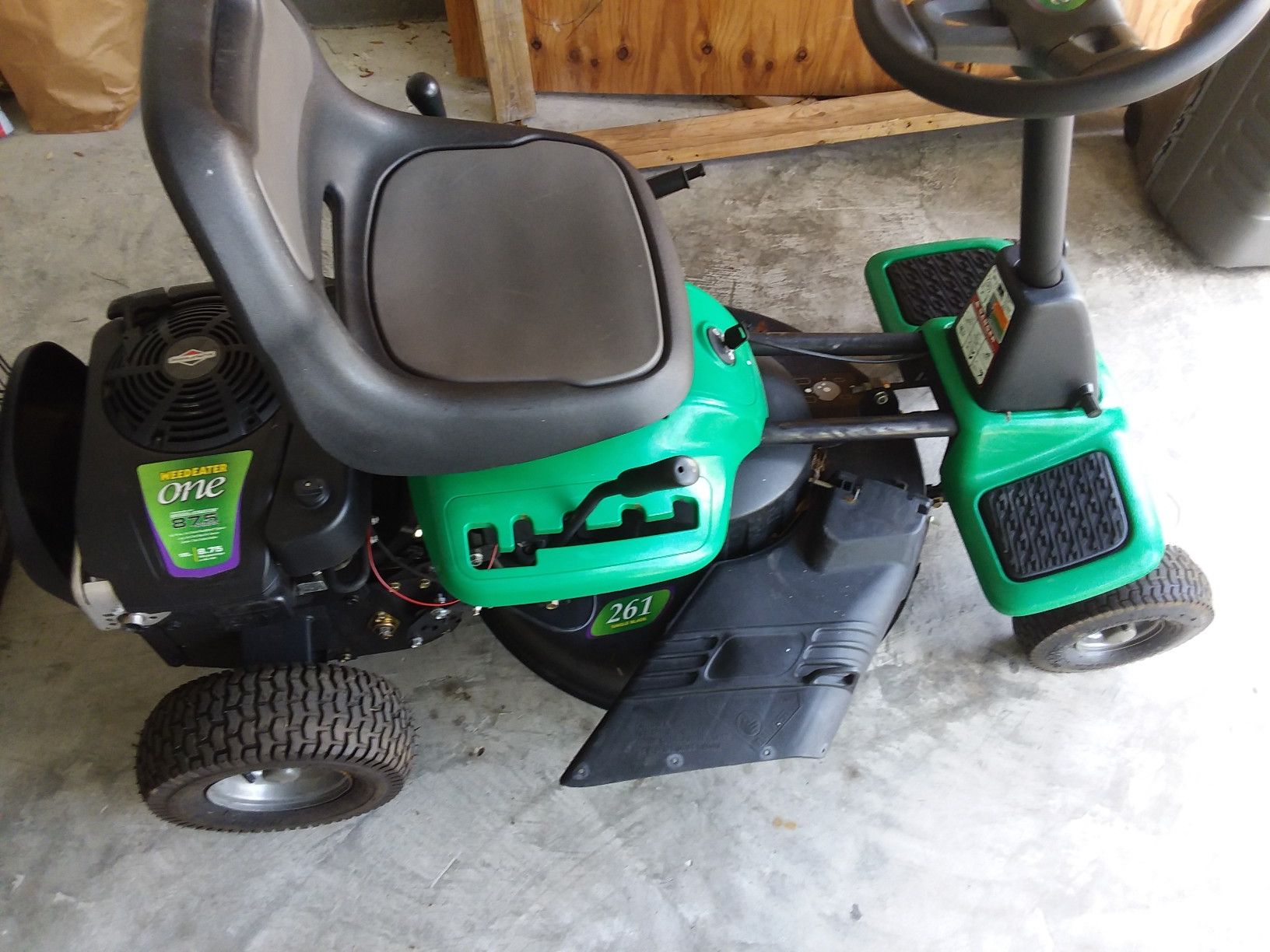 Weed eater one riding lawnmower