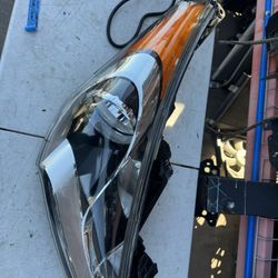 Hyundai Veloster Right Headlight Oem