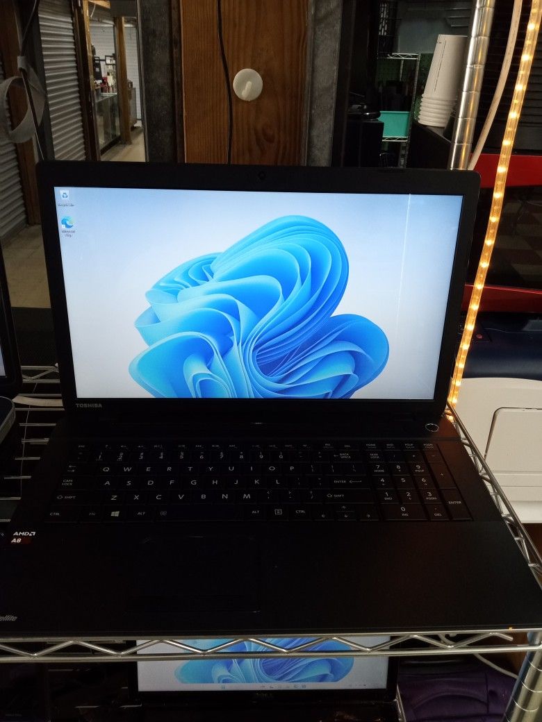 Toshiba Laptop 17 Inch