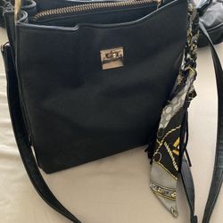 Black Purse 