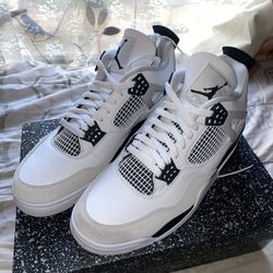 Air Jordan 4 Retro ‘Military Black’ size 11M NEW