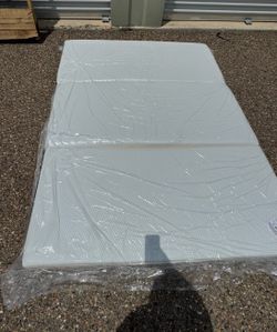 Queen rv mattress 6”  80$