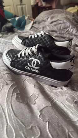 Women’s size 9 Chanel shoes
