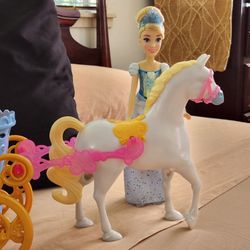 Disney Princess w/ Carriage and Horse