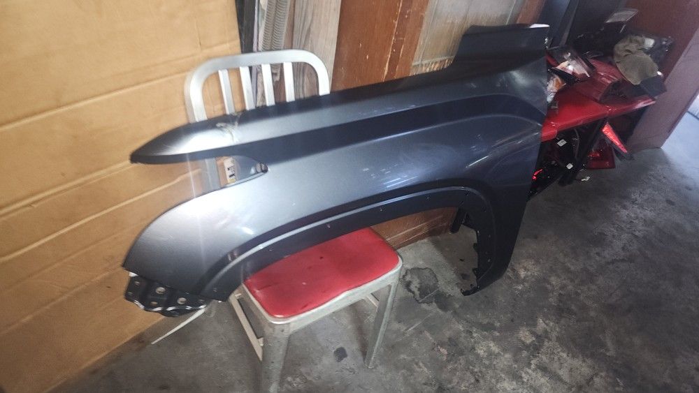 2022-2025 TOYOTA TUNDRA LEFT FENDER