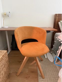 Modern Accent Chair – Mid-Century Style (Mustard/Orange)