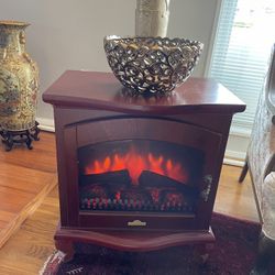 Electric Fireplace. Good Condition Work Very Well