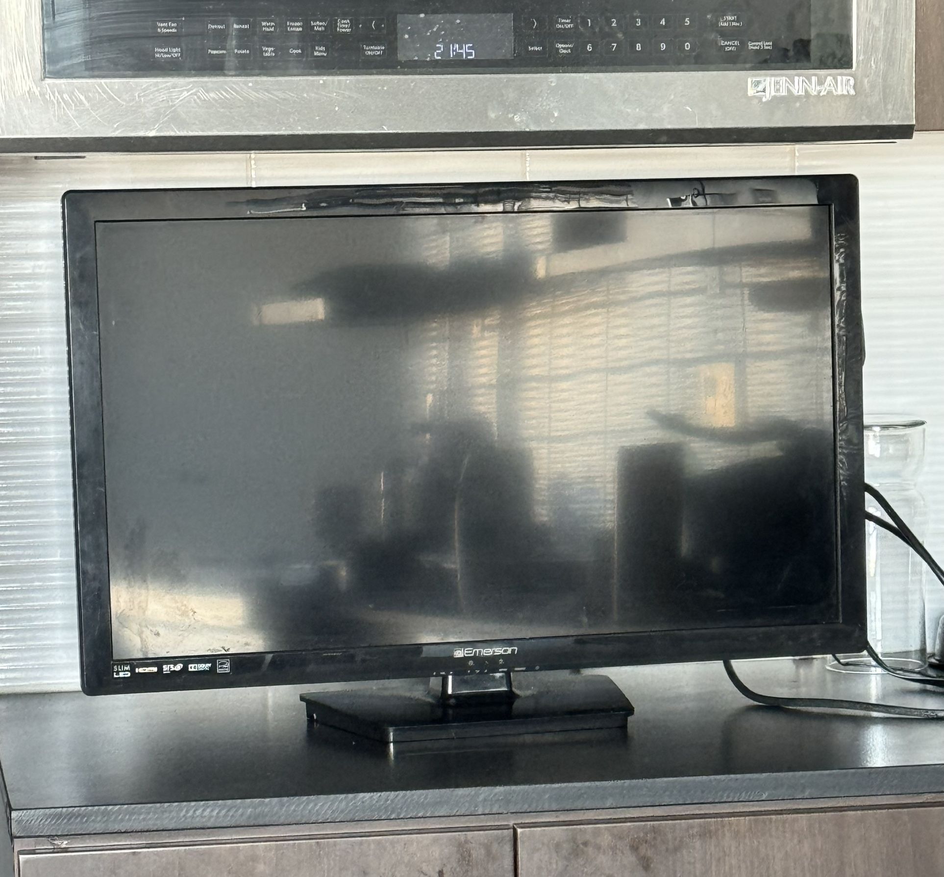 Tv With Roku Included