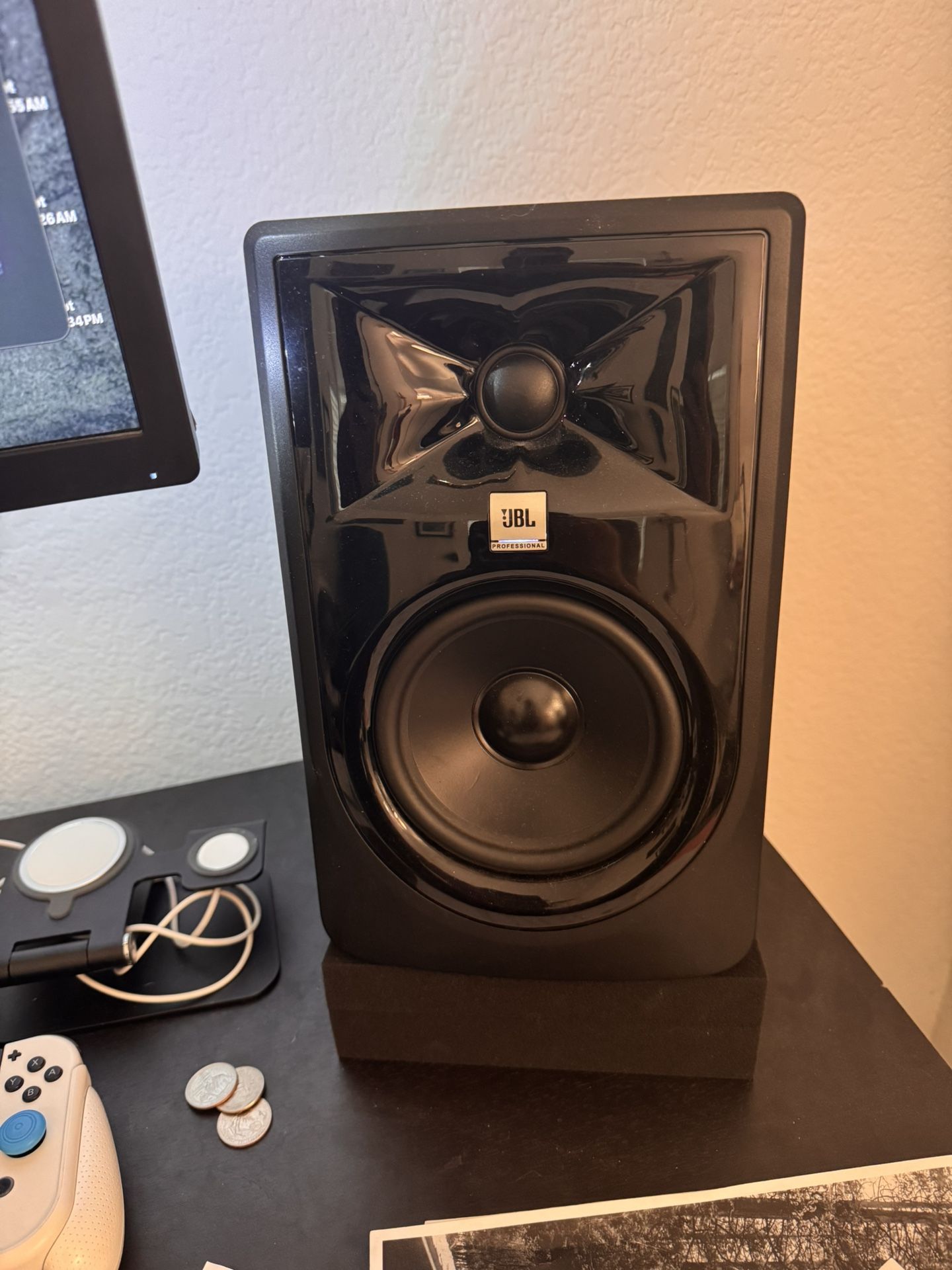 JBL 305p MKII Speakers / Monitors