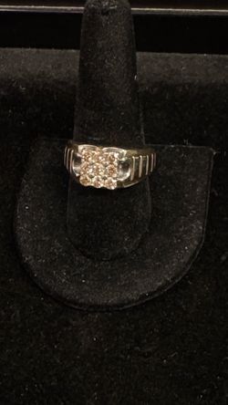 10K White Gold Diamond Ring 6.4grms approx 1/2ctdw size 9 NO TRADES PICK UP IN TACOMA FIRM PRICE