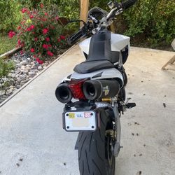 2011 aprilia dorsoduro 1200