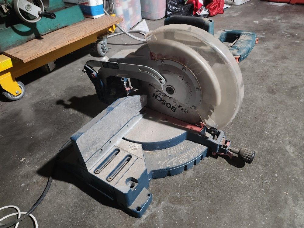 Bosch 3912 Compound Miter Saw