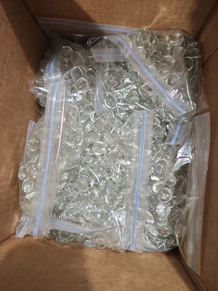 15 Bags ( 1 Lb Each Bag ) Of Clear Glass Marbles