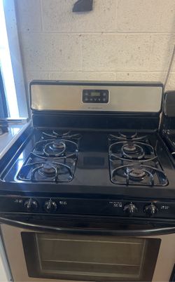 Used Gas Stove 3 Months Guaranteed 507 Ming Ave 340$