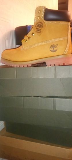 Timberland Size 8, 9.5, 10 & 10.5 Available 