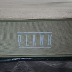LIKE NEW! Plank Firm Natural King Mattress - Delivery Available