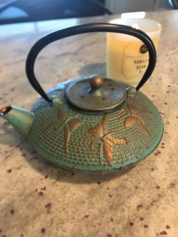 Cast iron Tea pot