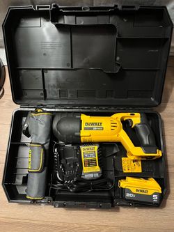 DEWALT 20V MAX Cordless Reciprocating Saw Kit