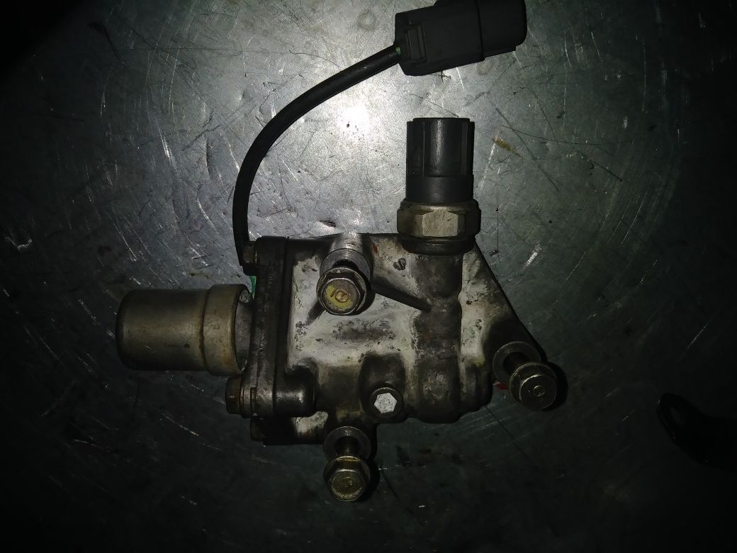 96-00 Honda Civic D16y5 D16y8 vtec solenoid