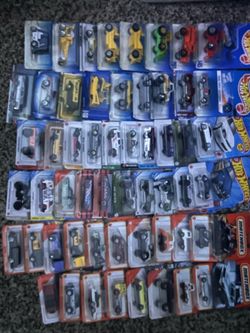 HOT WHEELS AND MORE LOOK AT DESCRIPTION ⬇️
