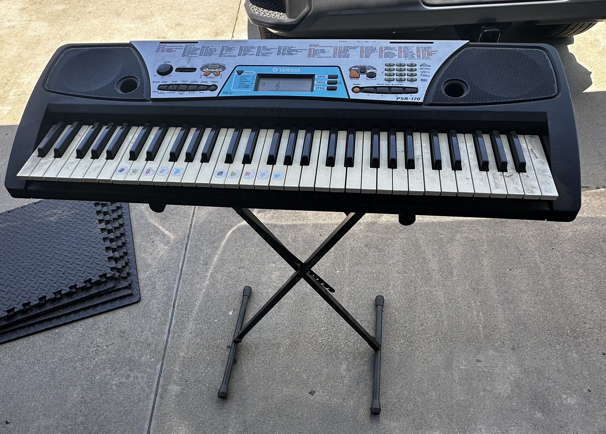 Yamaha Keyboard With Stand
