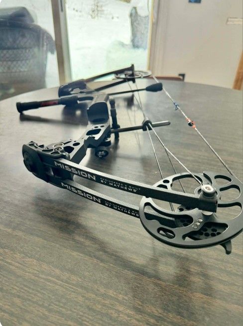 Mathews MISSION Youth Archery w/ Scope