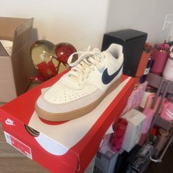 Nikes Size 9
