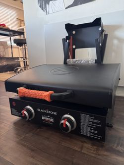 Blackstone Adventure Ready 22" Propane Griddle with Stand and Adapter Hose