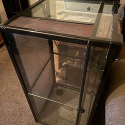 40 Gallon Glass Enclosure With Lock