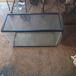 Reptile Tank Is In Good Condition And No Cracks In It 