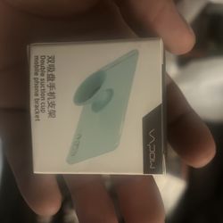 Double suction cup for any mobile device brand new in Tiffney