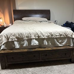 Cal King Sleigh Bed With Dresser And Nightstand